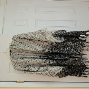 Fringed scarf/wrap